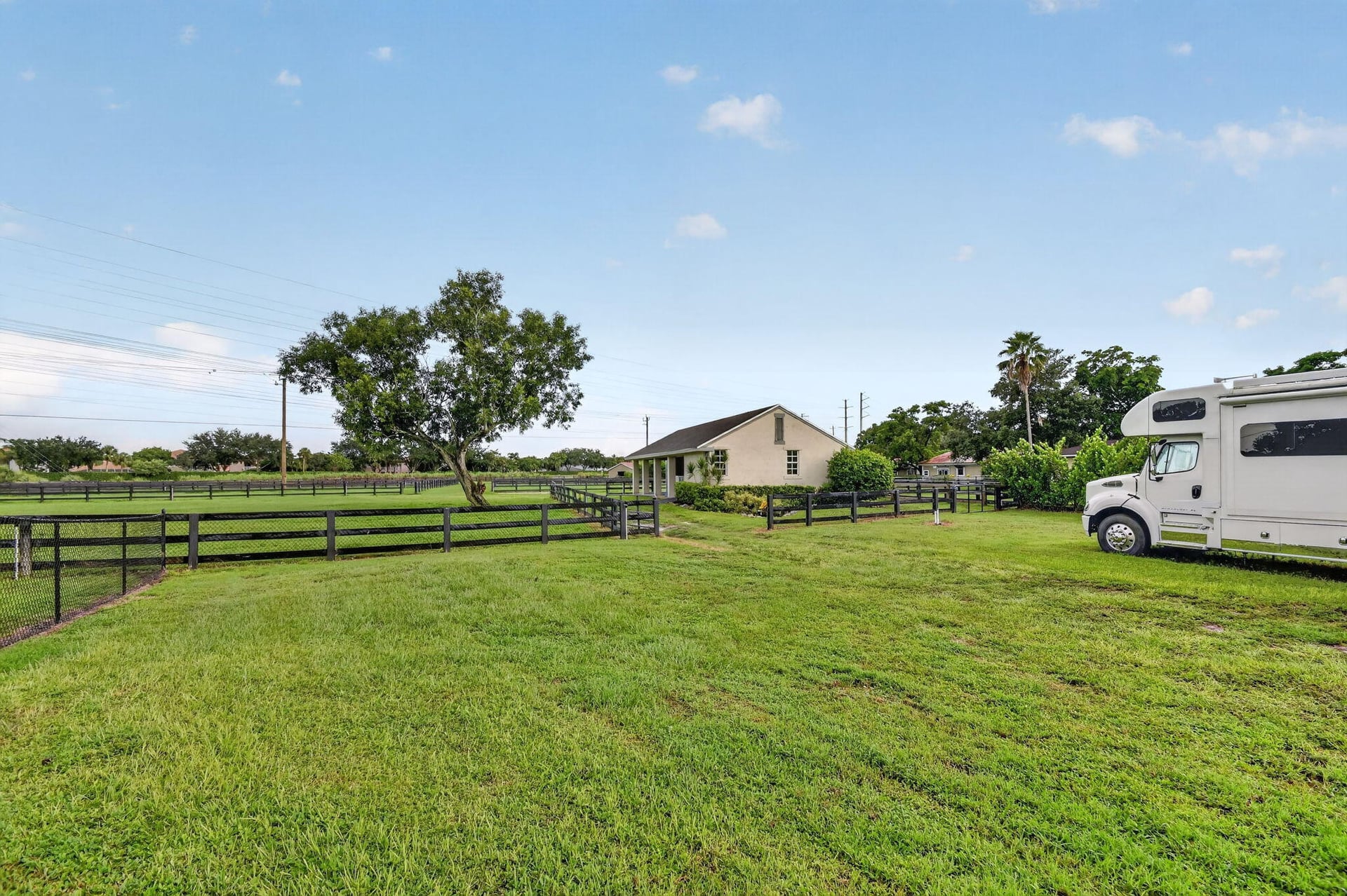 Residence photo 33