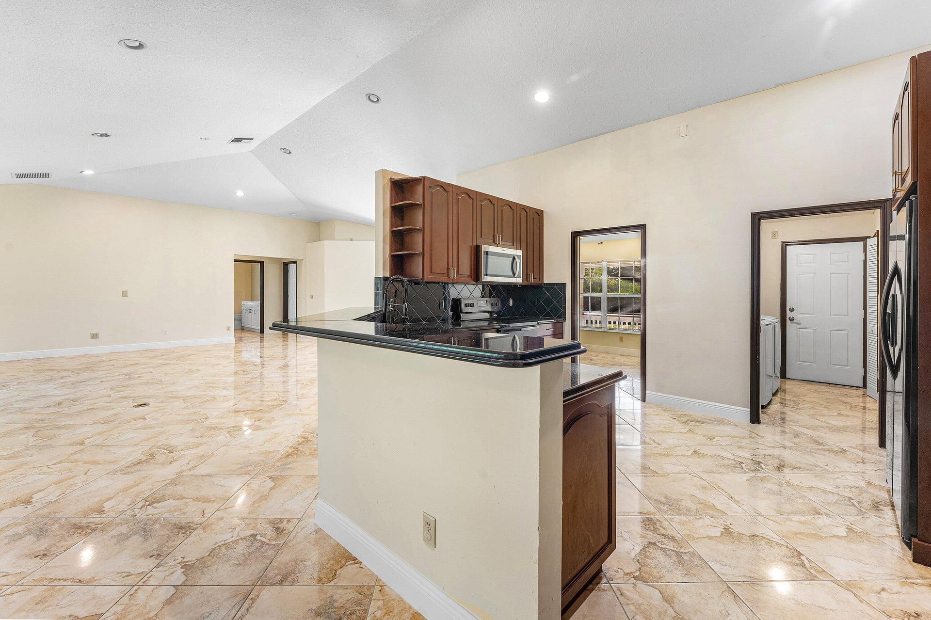 Residence photo 16