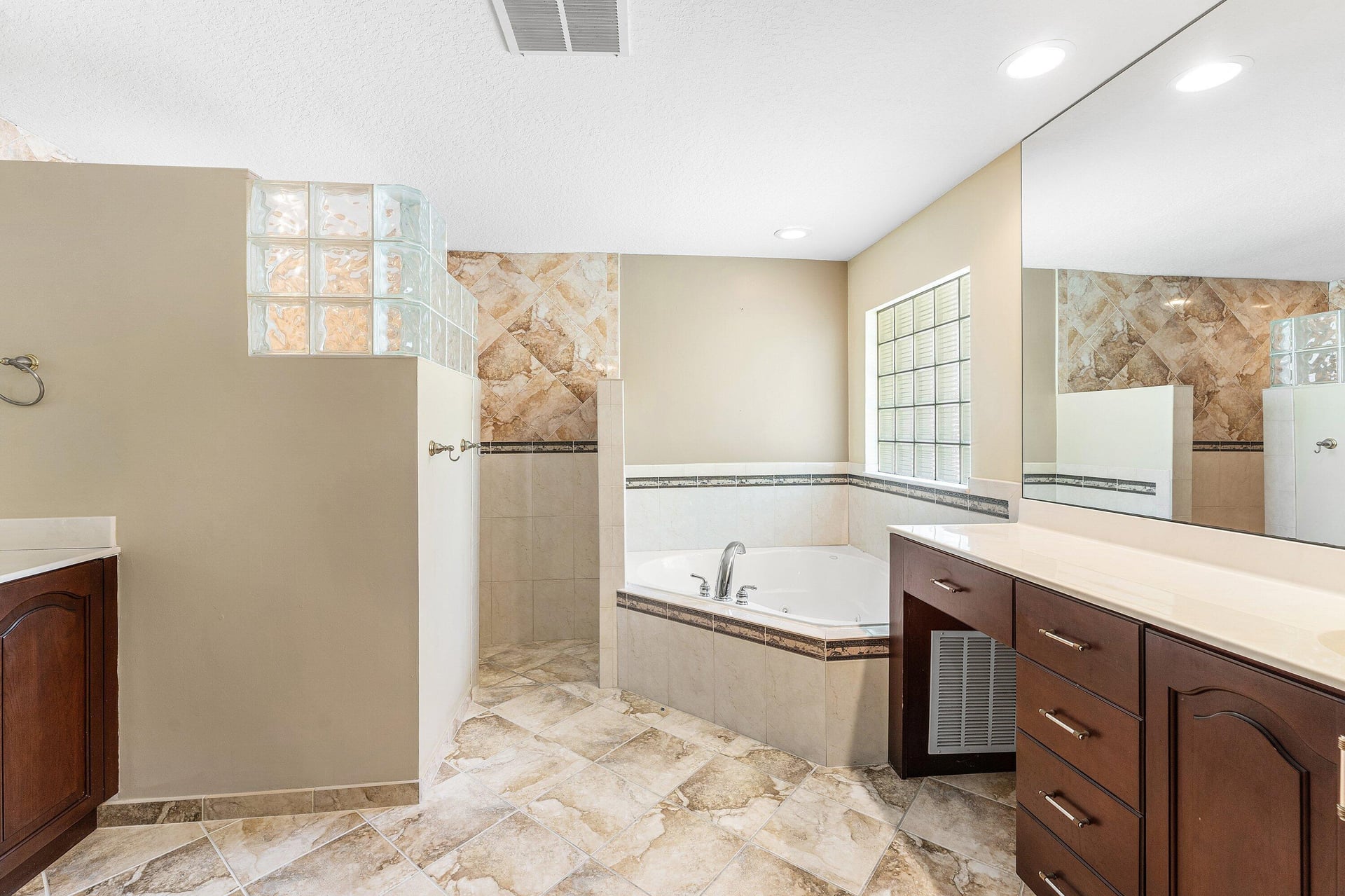 Residence photo 23
