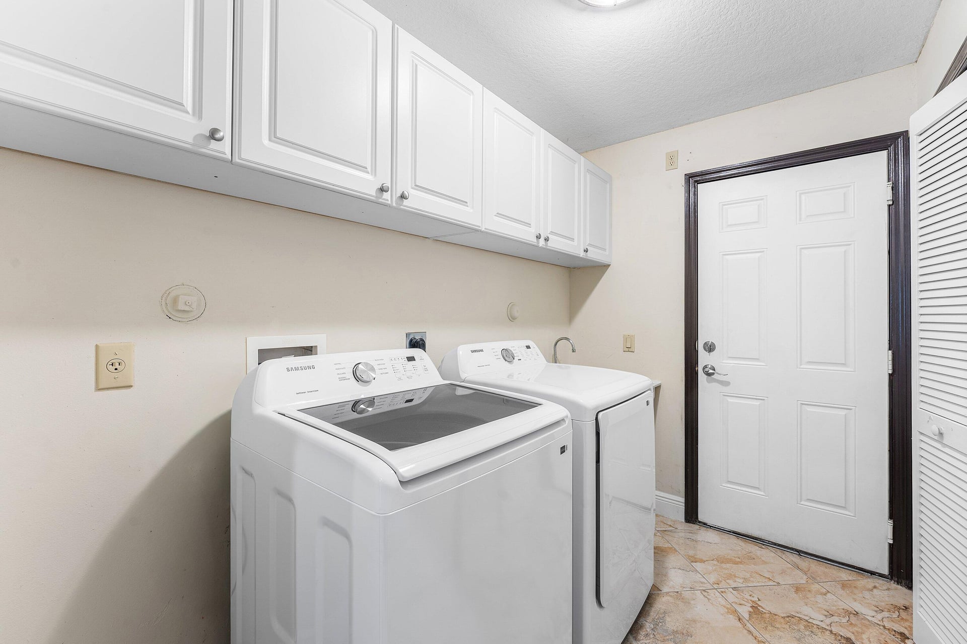 Residence photo 35