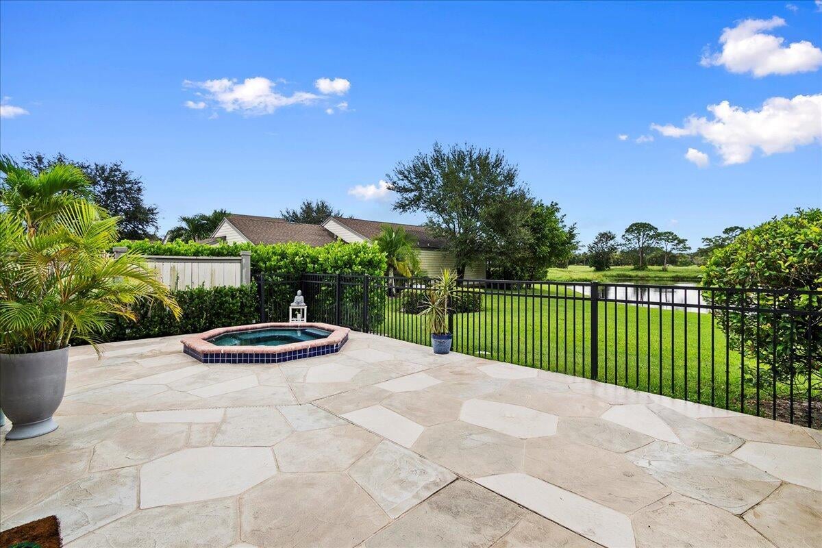 Residence photo 8