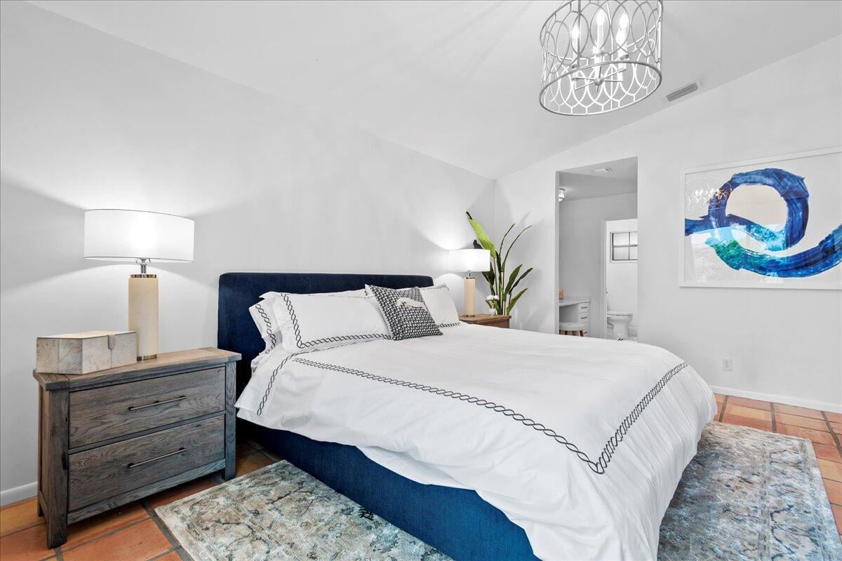 Residence photo 12