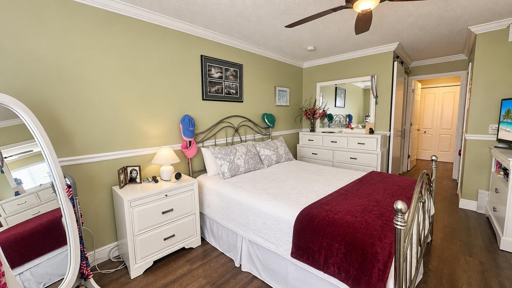 Unit 103 photo 11