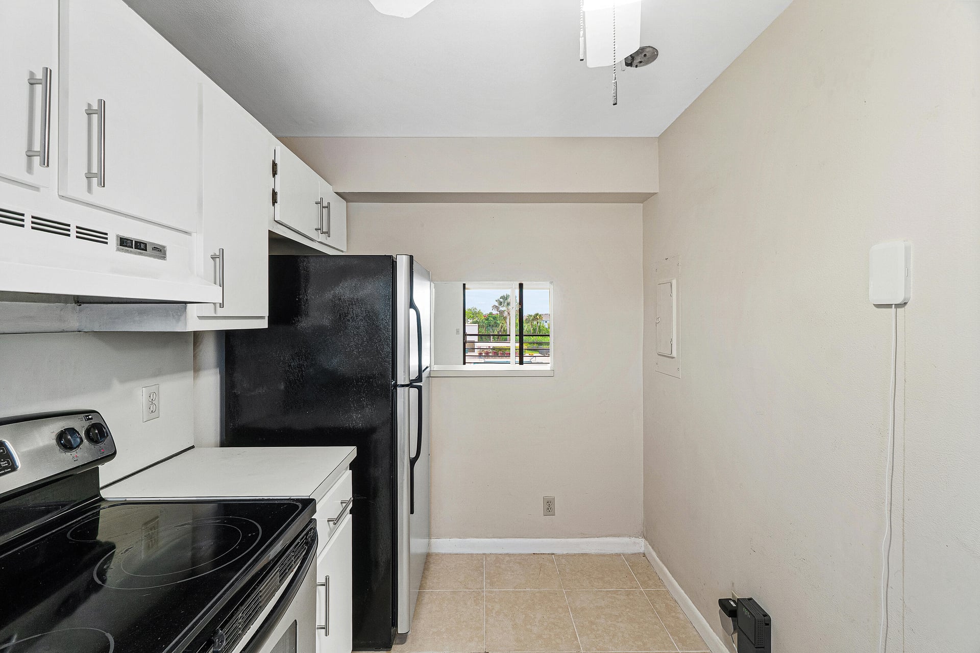 Unit 303 photo 5