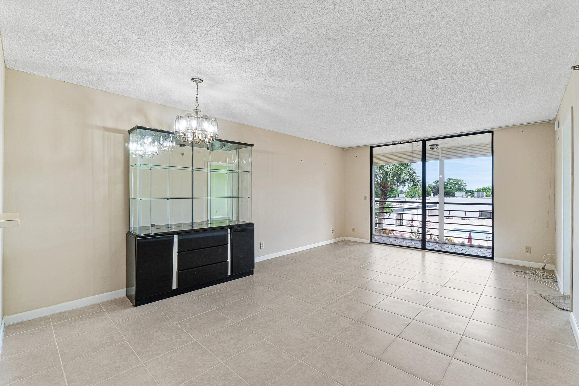 Unit 303 photo 6