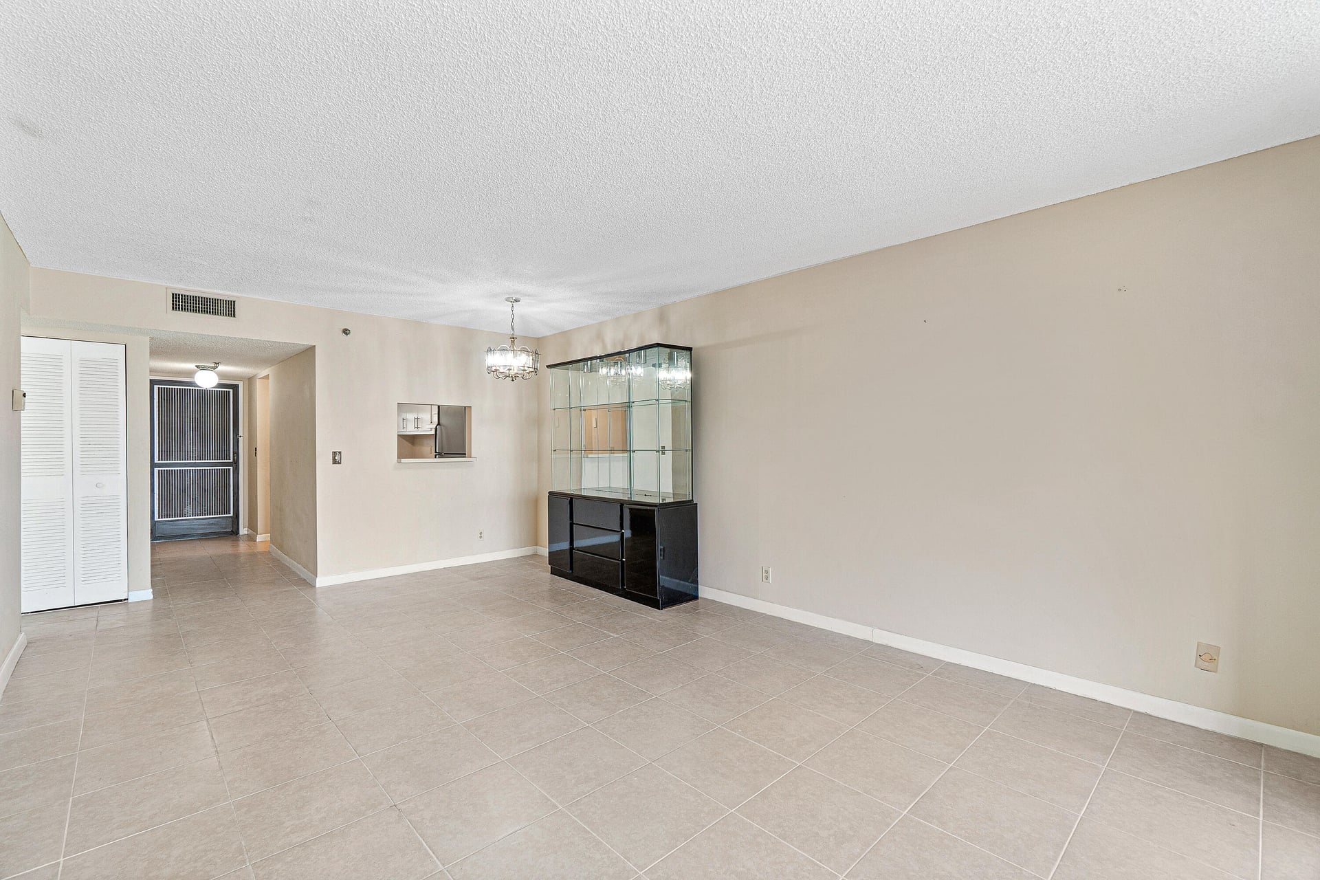 Unit 303 photo 9