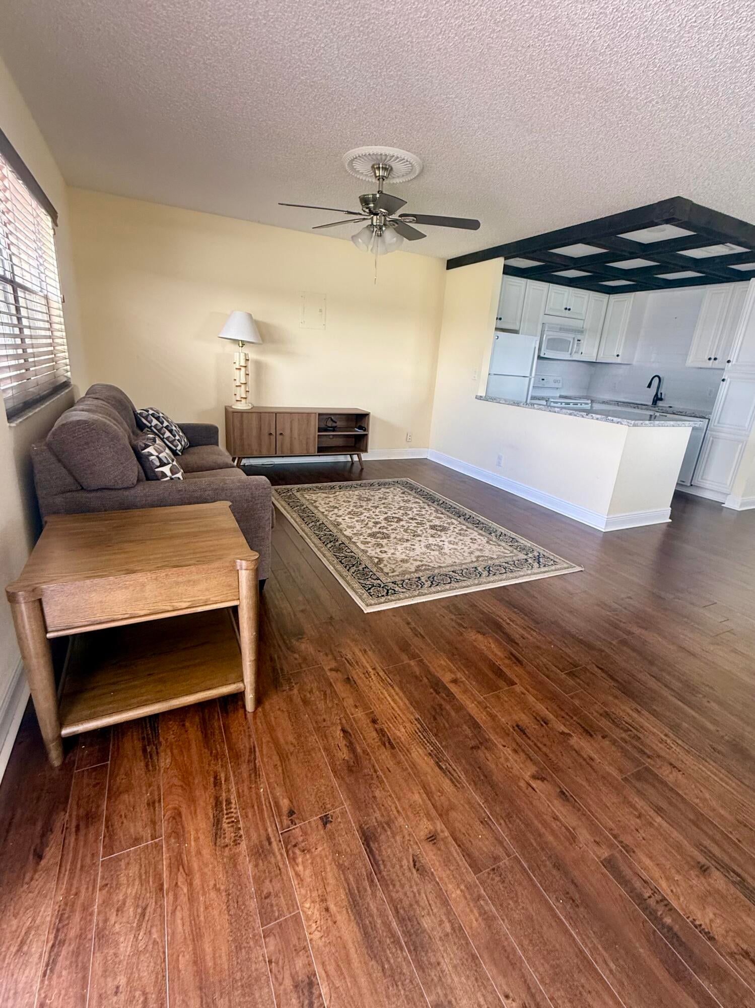  Residence photo 4