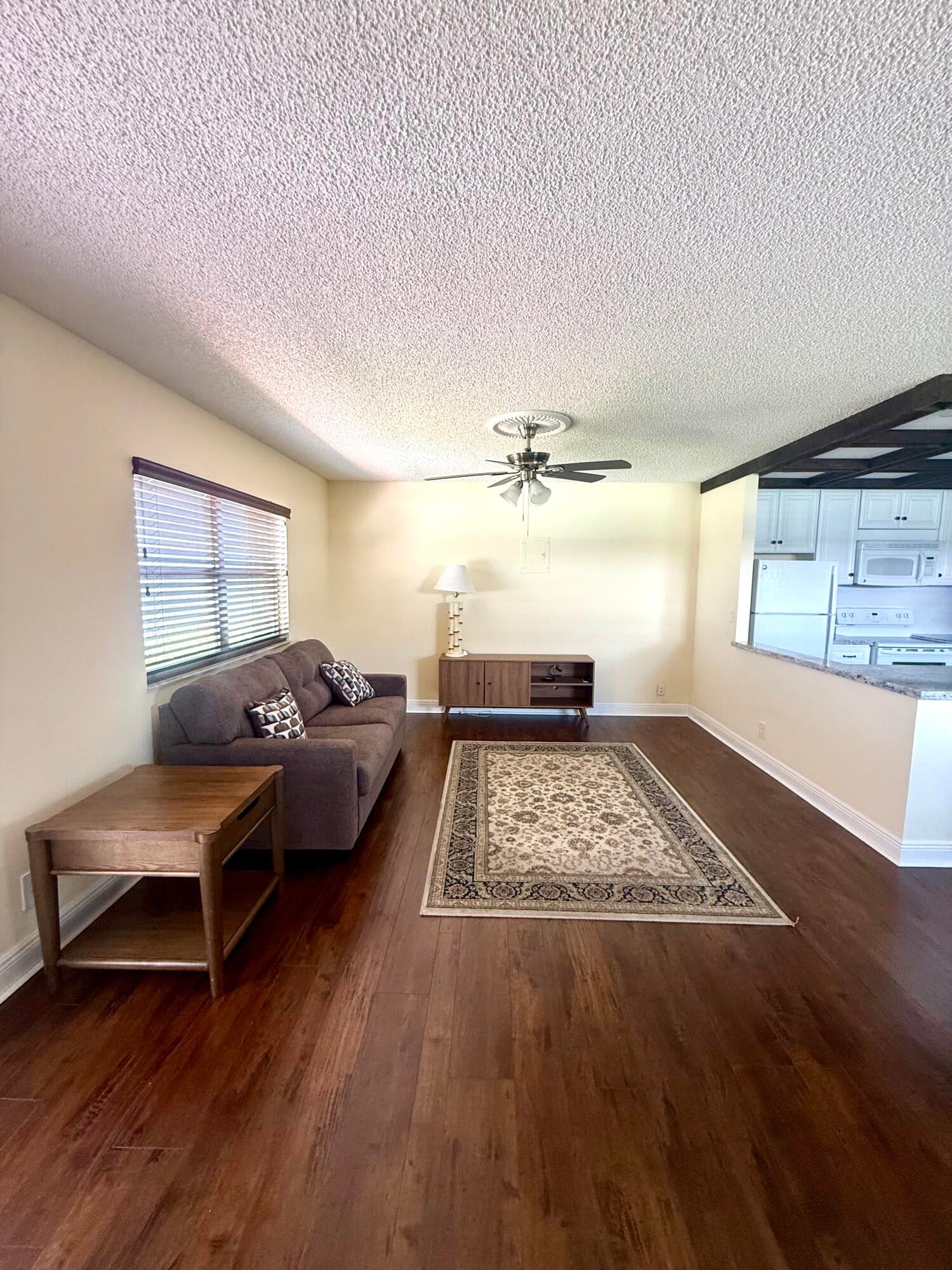  Residence photo 6