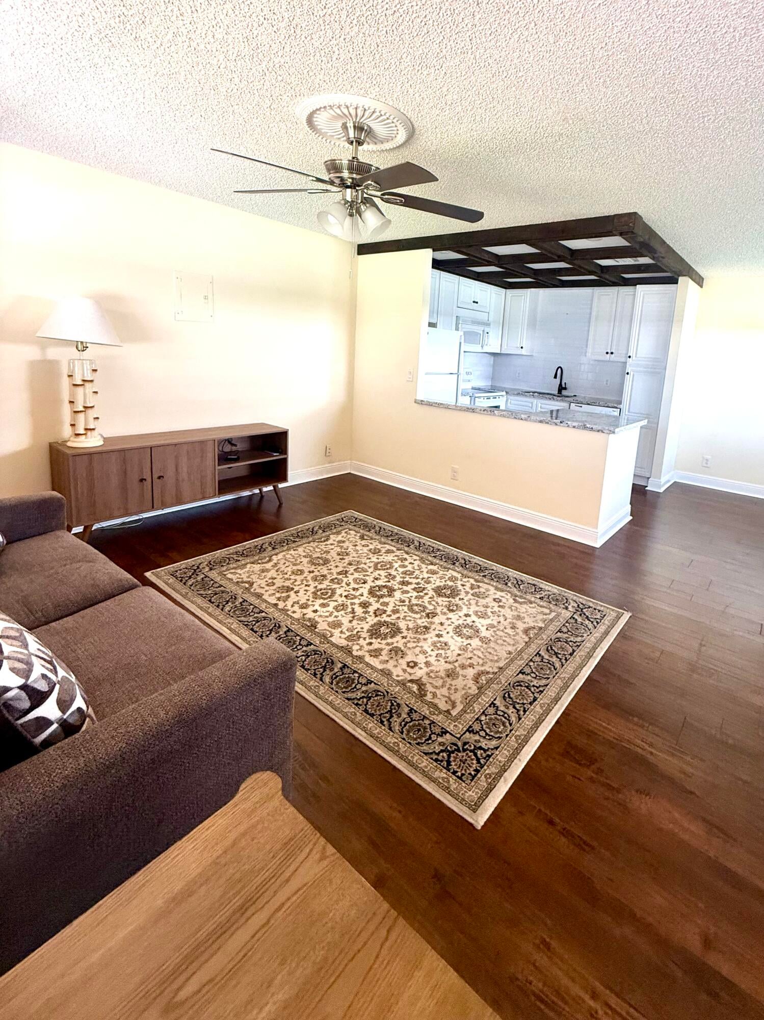  Residence photo 7