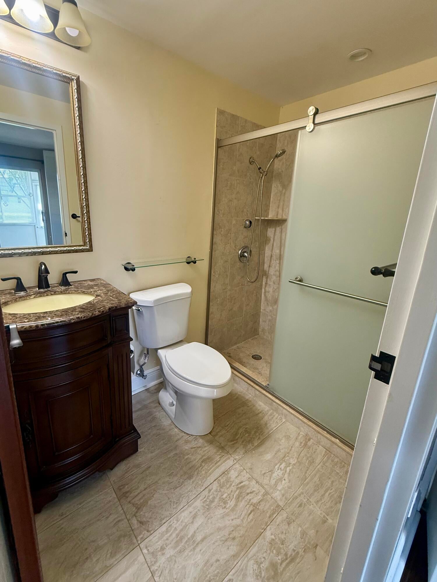  Residence photo 15
