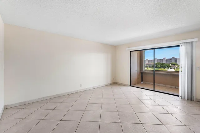  Unit 413 photo 12