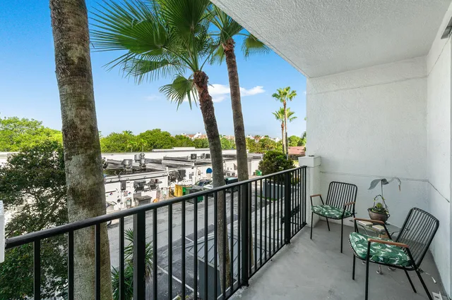 Pineapple Grove Village Condominiums Unit 315 photo 17