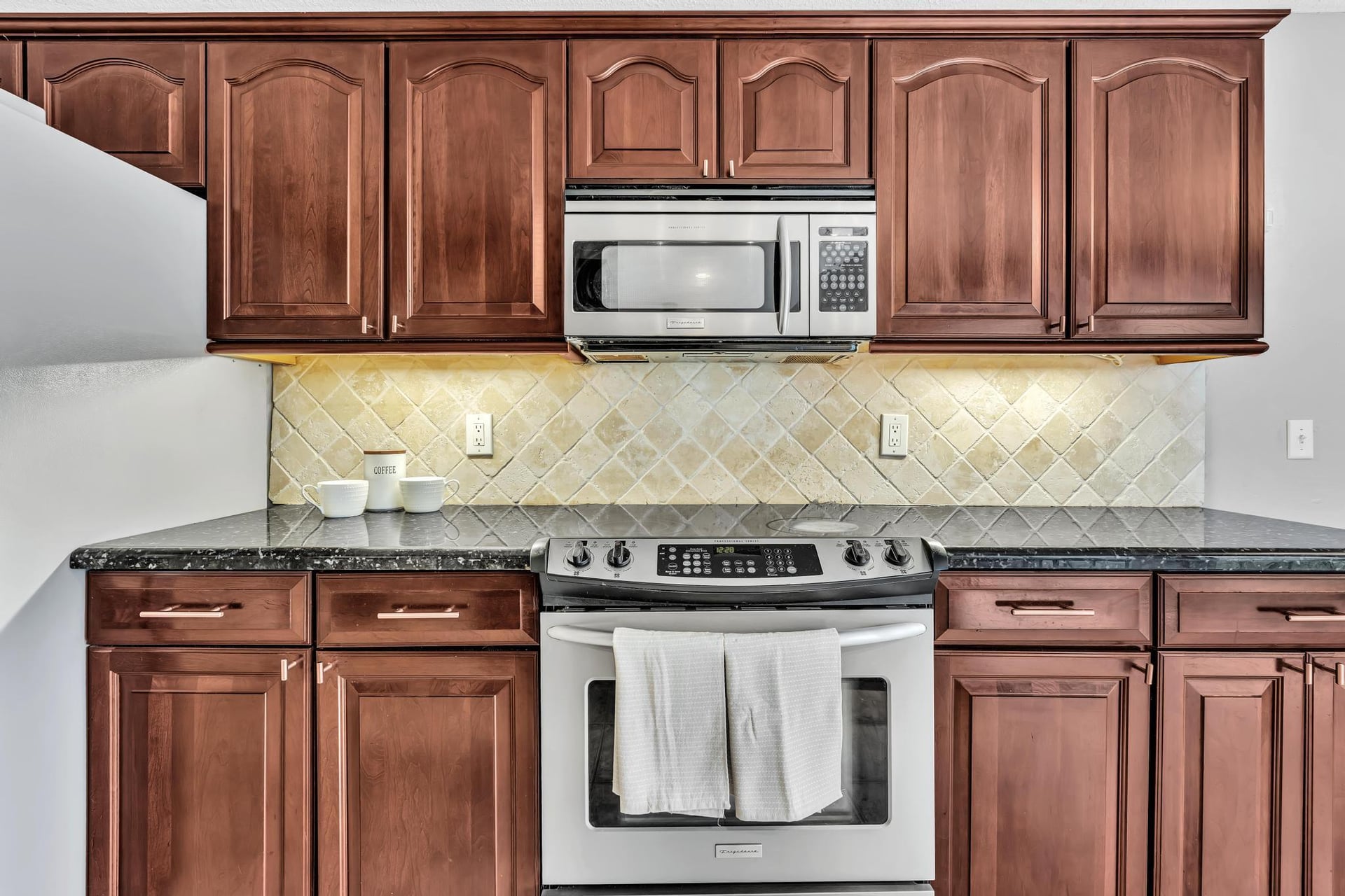 Unit C photo 17