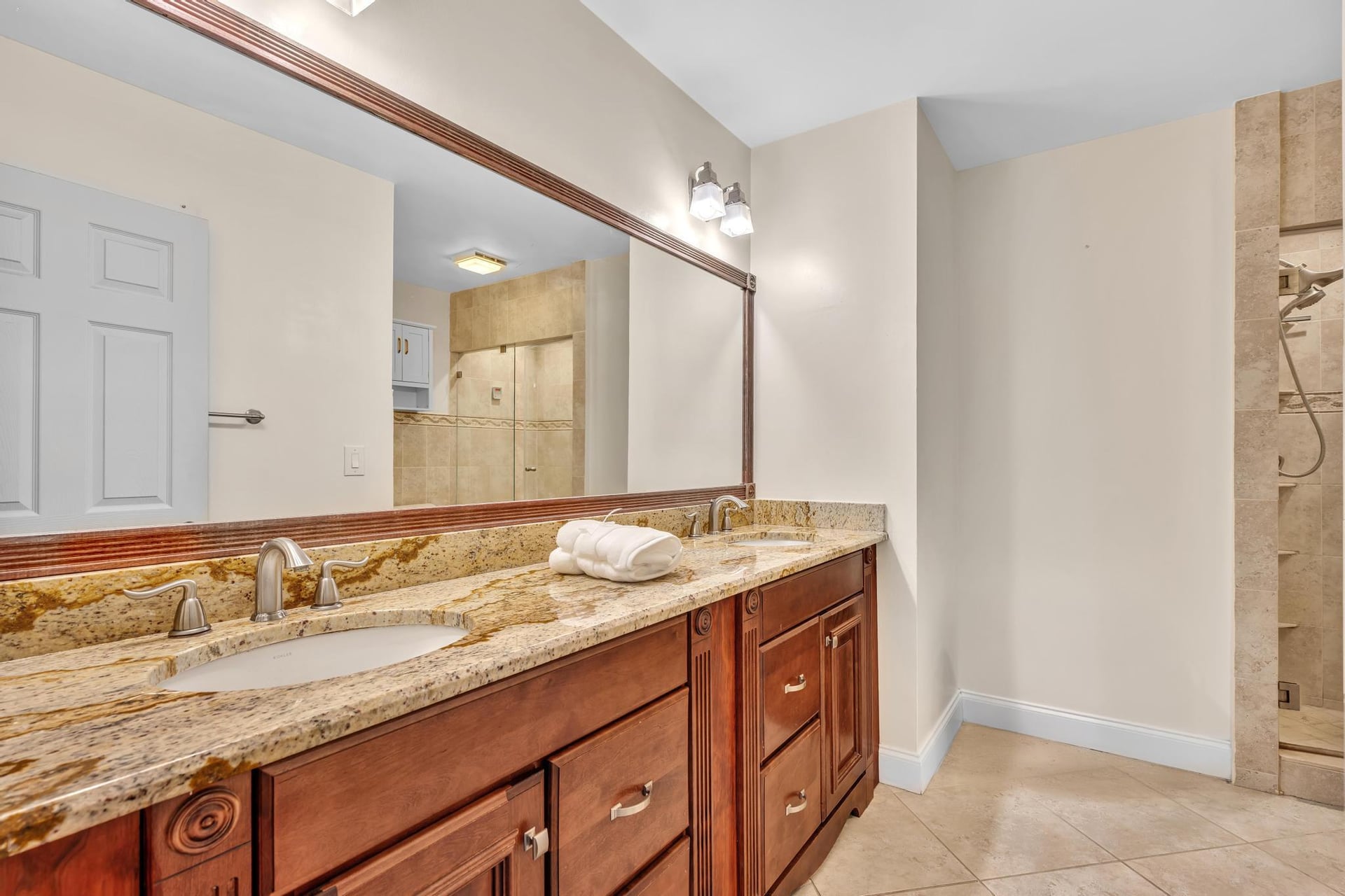 Unit C photo 32