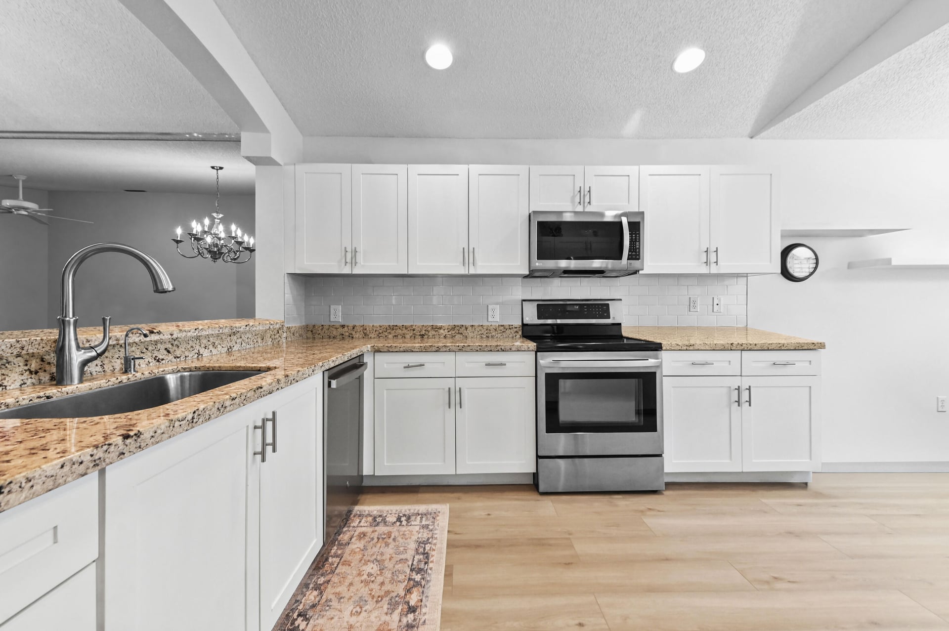 Residence photo 8