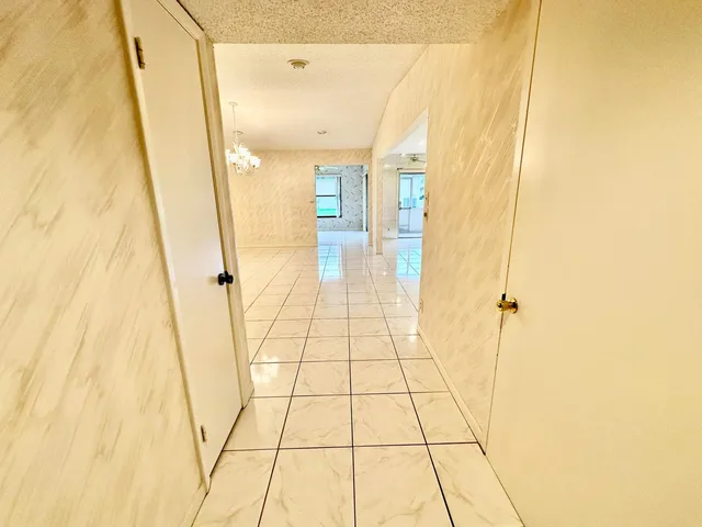 Residence photo 6