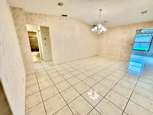 Residence photo 7
