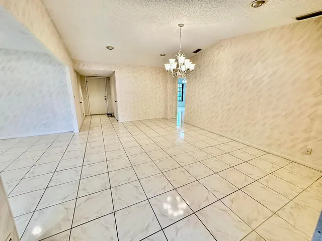 Residence photo 11