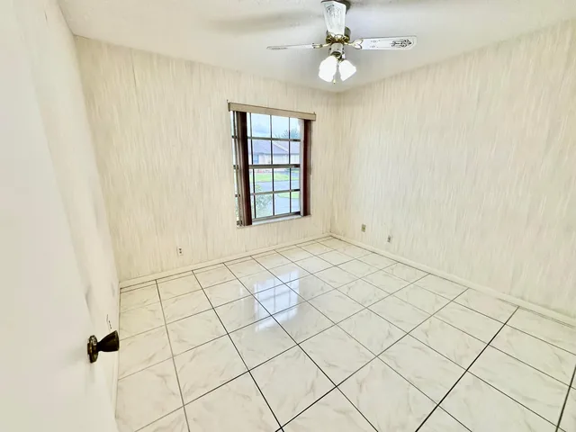 Residence photo 18