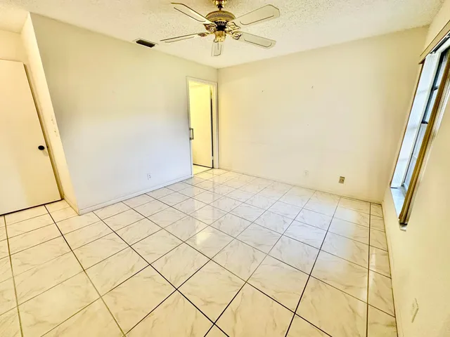 Residence photo 23