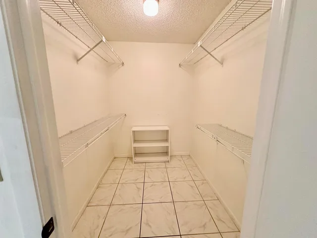Residence photo 28
