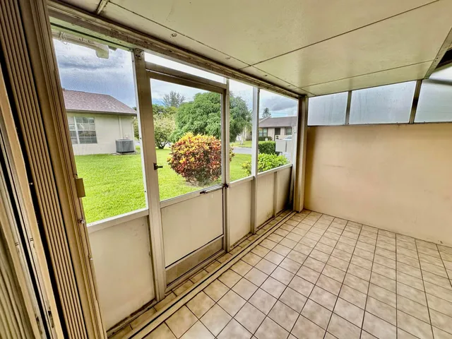 Residence photo 33