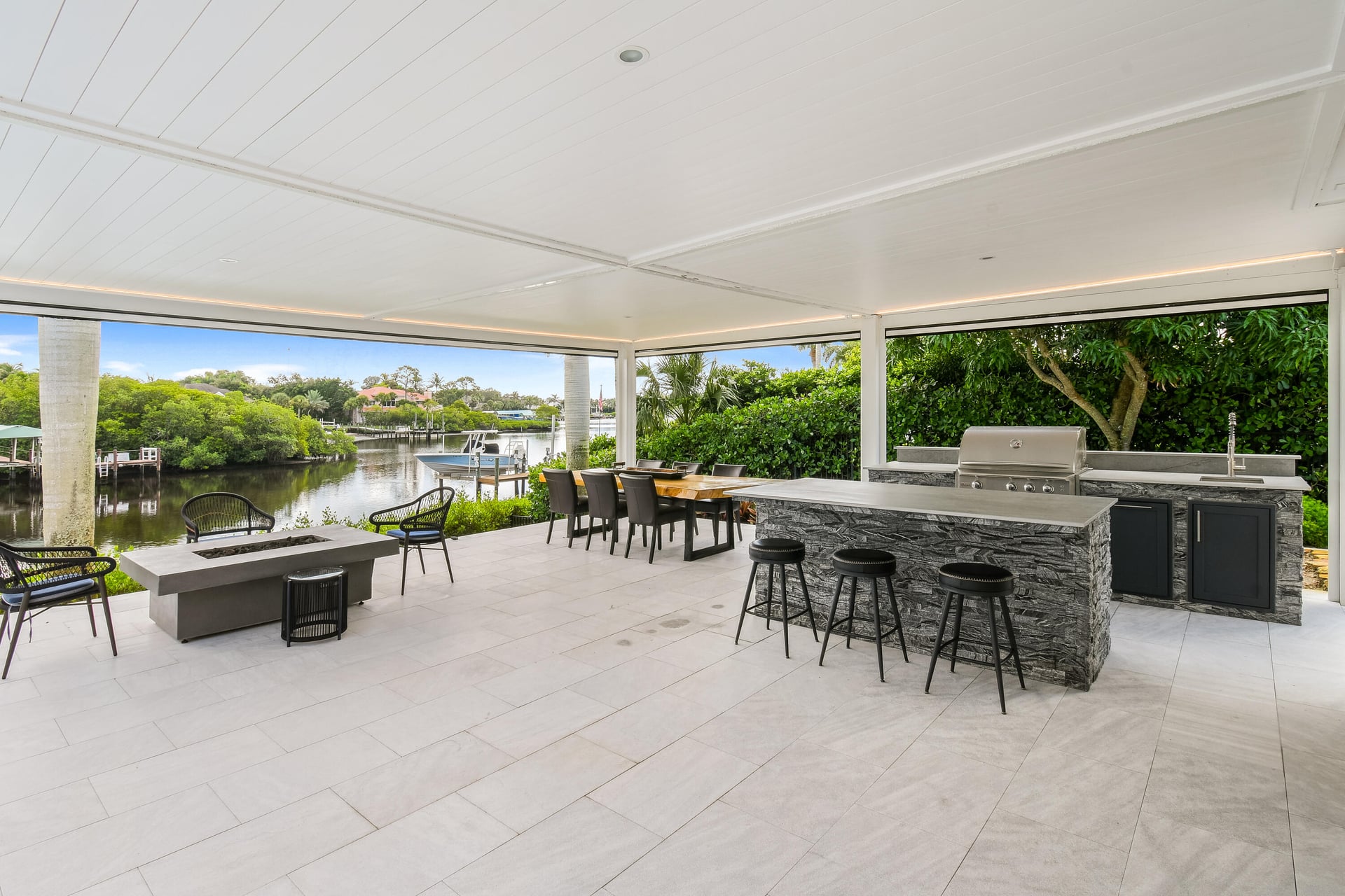 Heritage Oaks Residence photo 18
