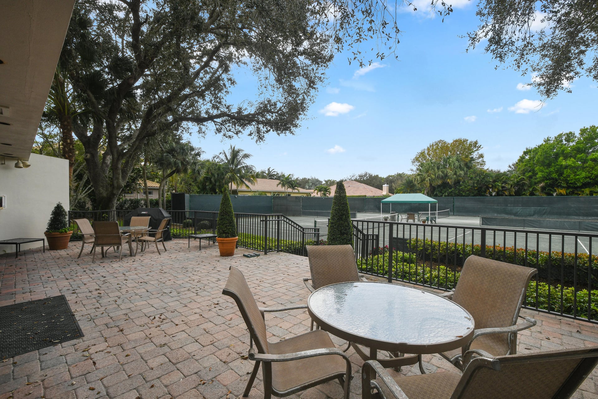Heritage Oaks Residence photo 56