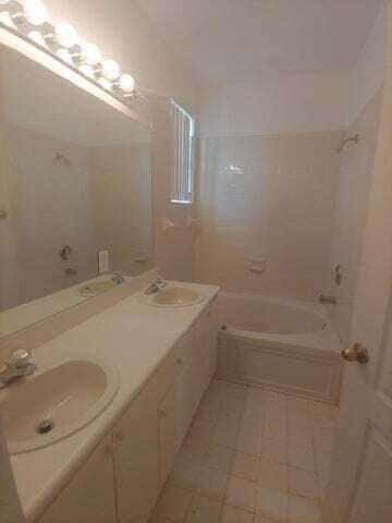 Residence photo 17