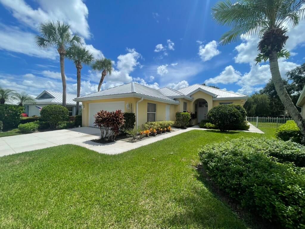 Residence photo 2