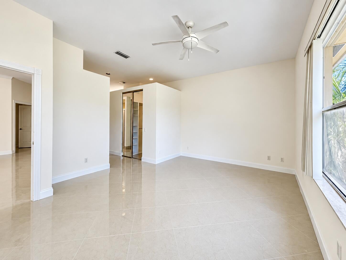 Residence photo 22