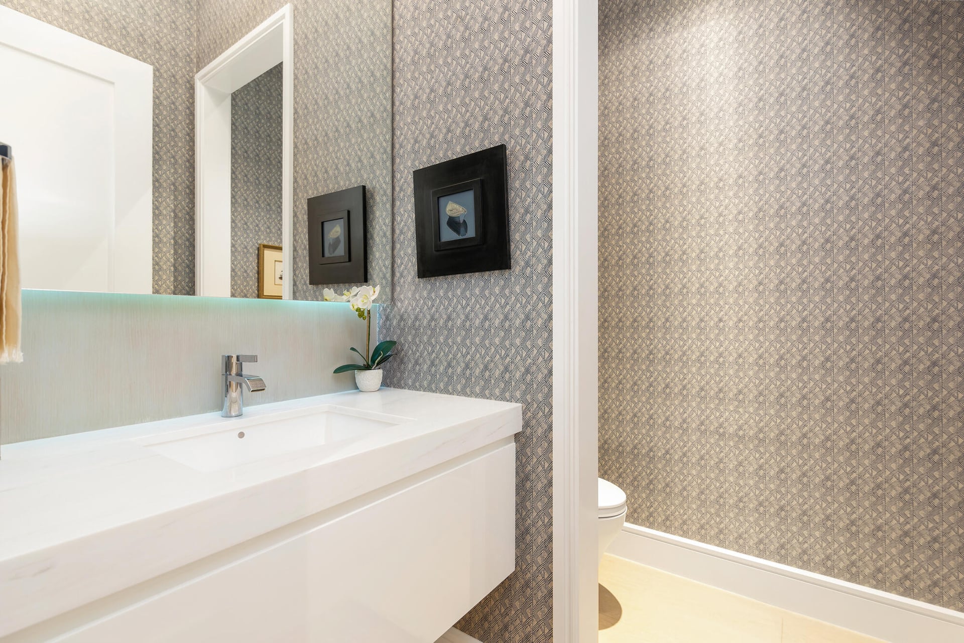 In-Town Palm Beach Residence photo 34