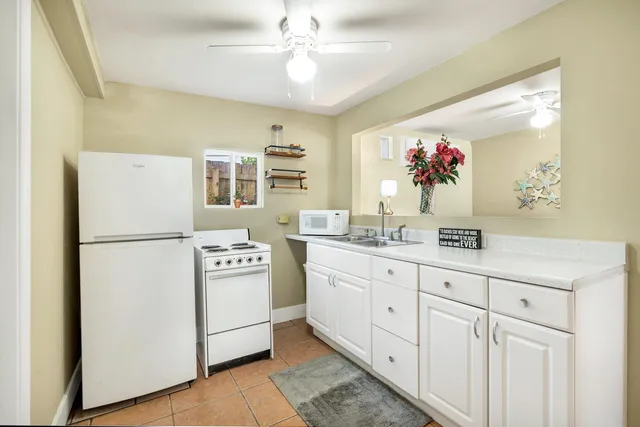 West Palm Beach Residence photo 32