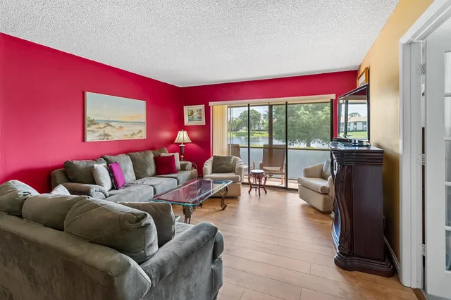  Residence photo 19