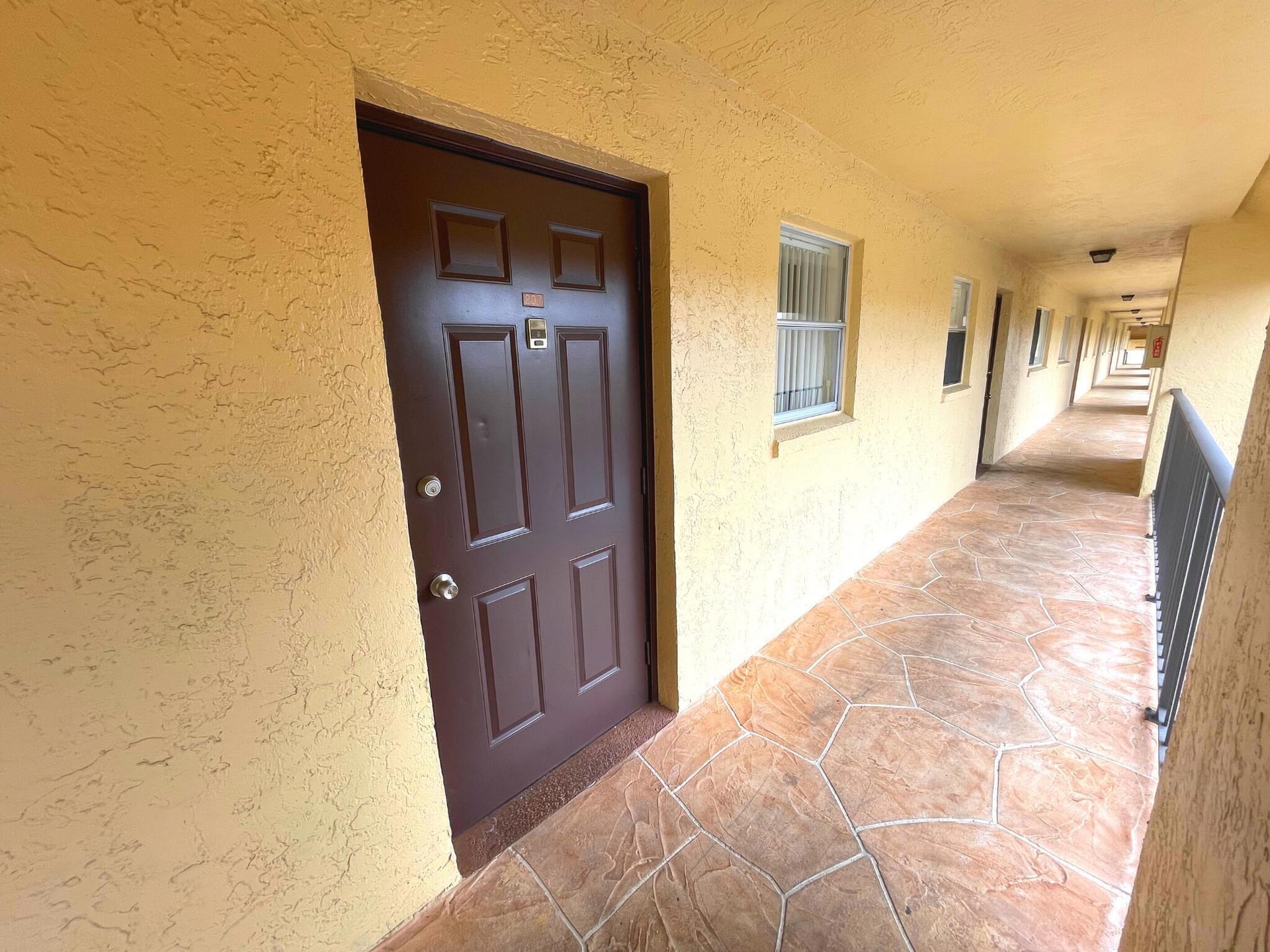  Unit 2070 photo 4