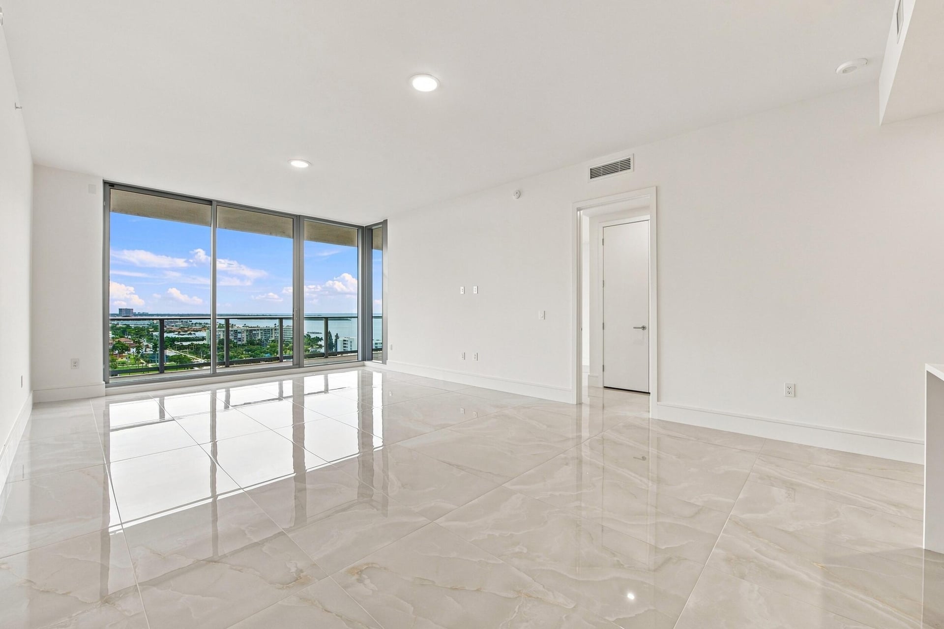 Nautilus 220 Unit 1517 photo 5