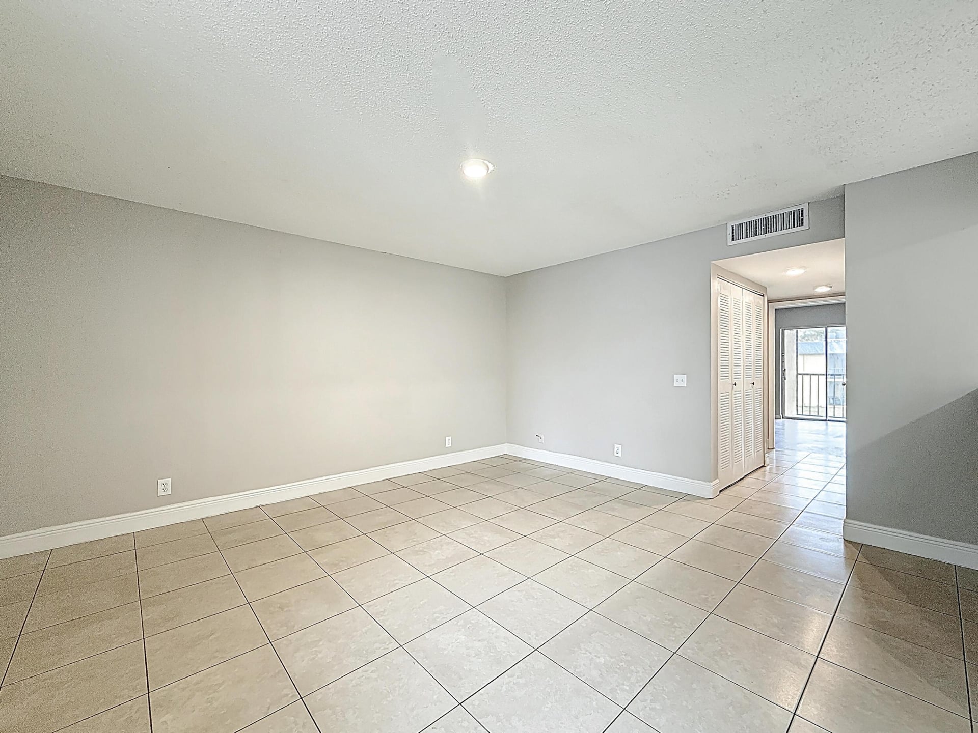  Residence photo 5