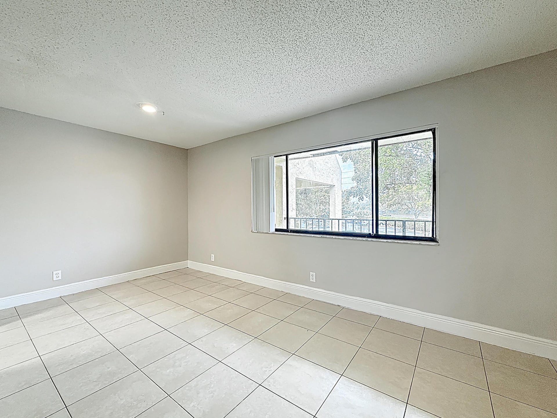  Residence photo 12