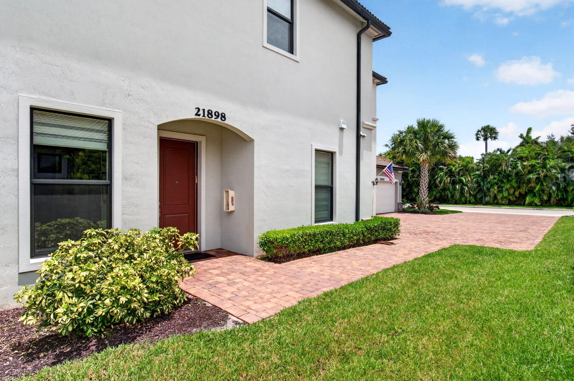 Residence photo 3