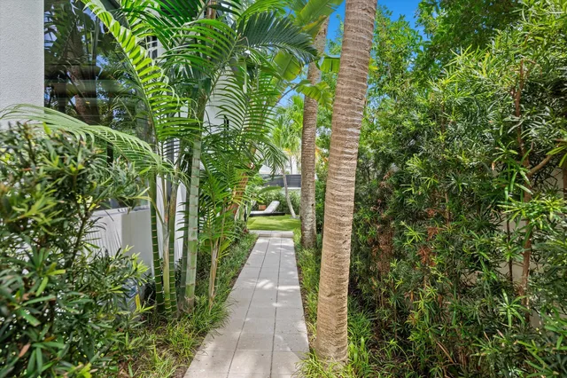 Residence photo 62