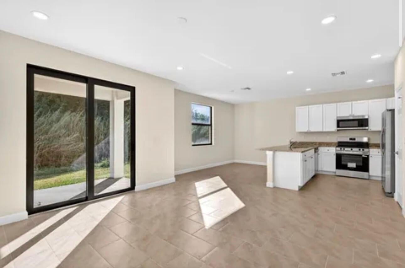 Residence photo 6