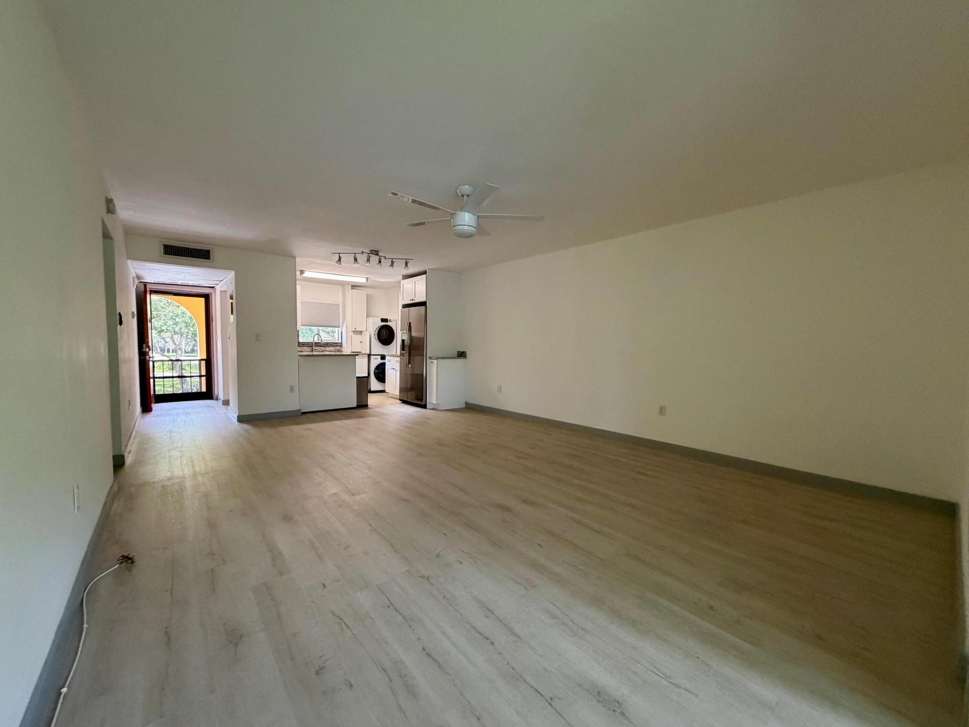 Unit 203 photo 6