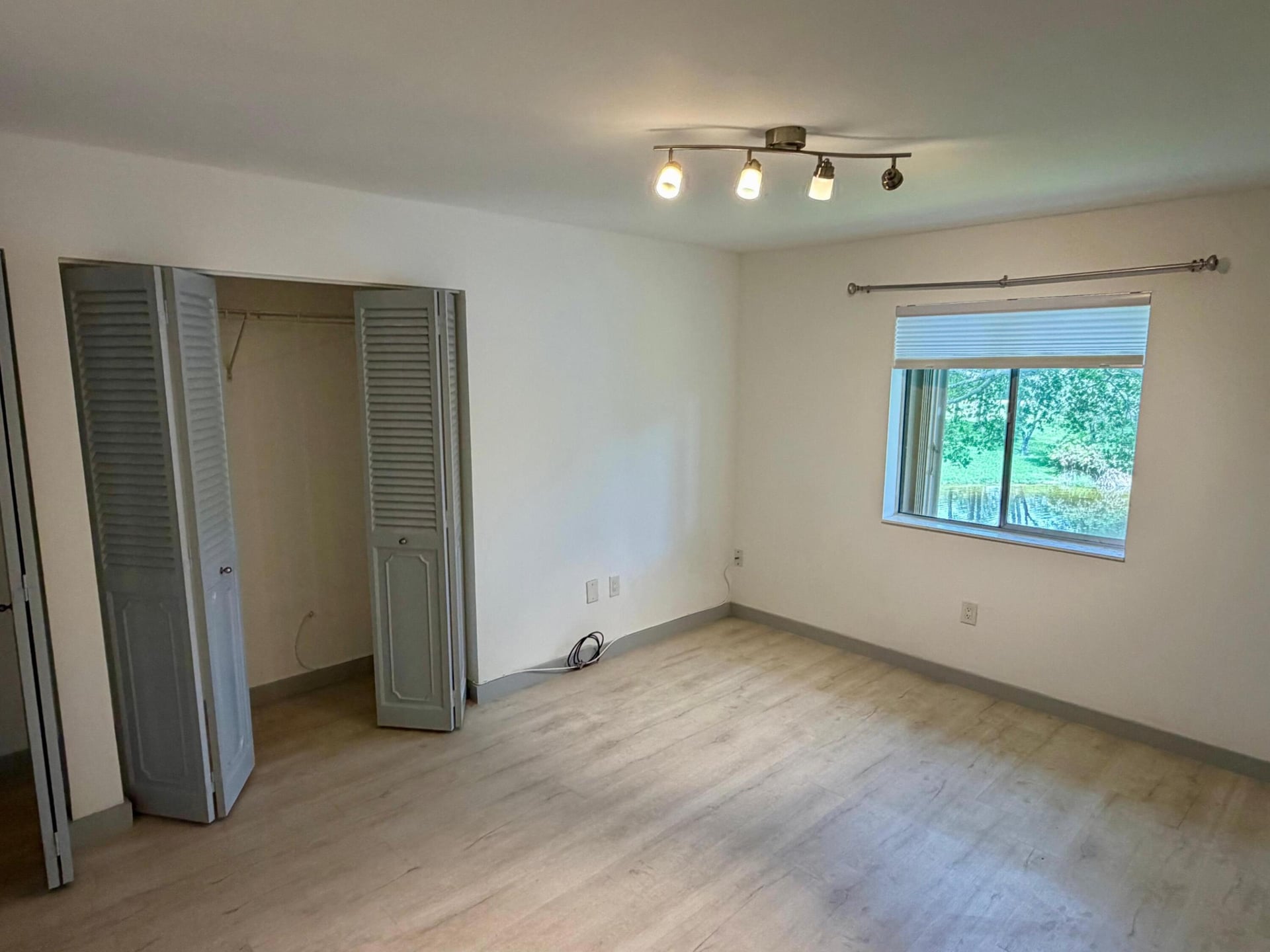 Unit 203 photo 9