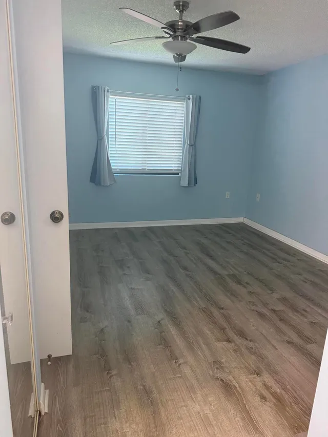  Unit 402 photo 7