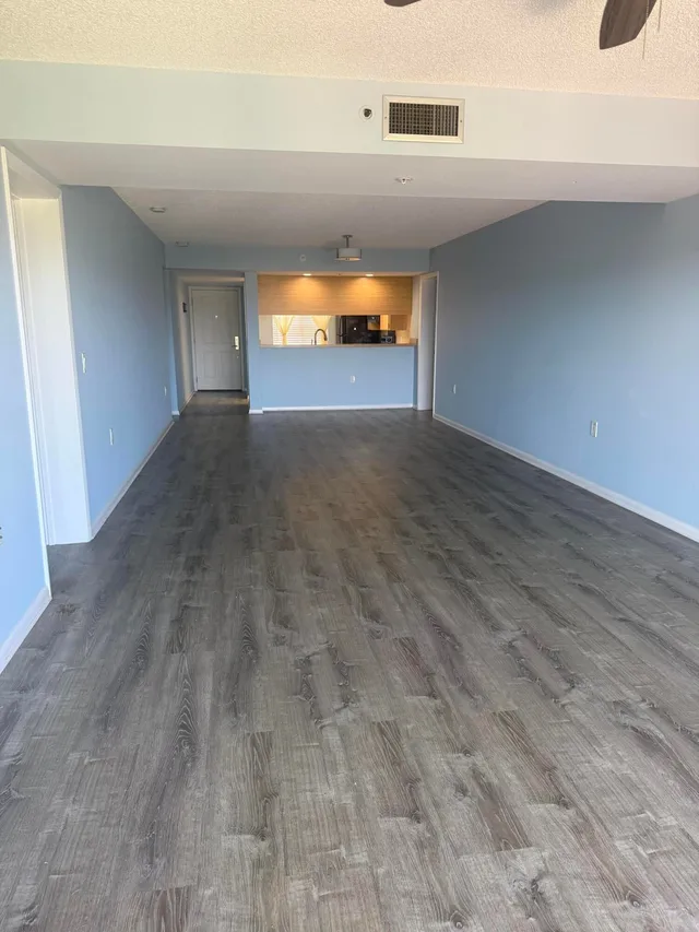  Unit 402 photo 8