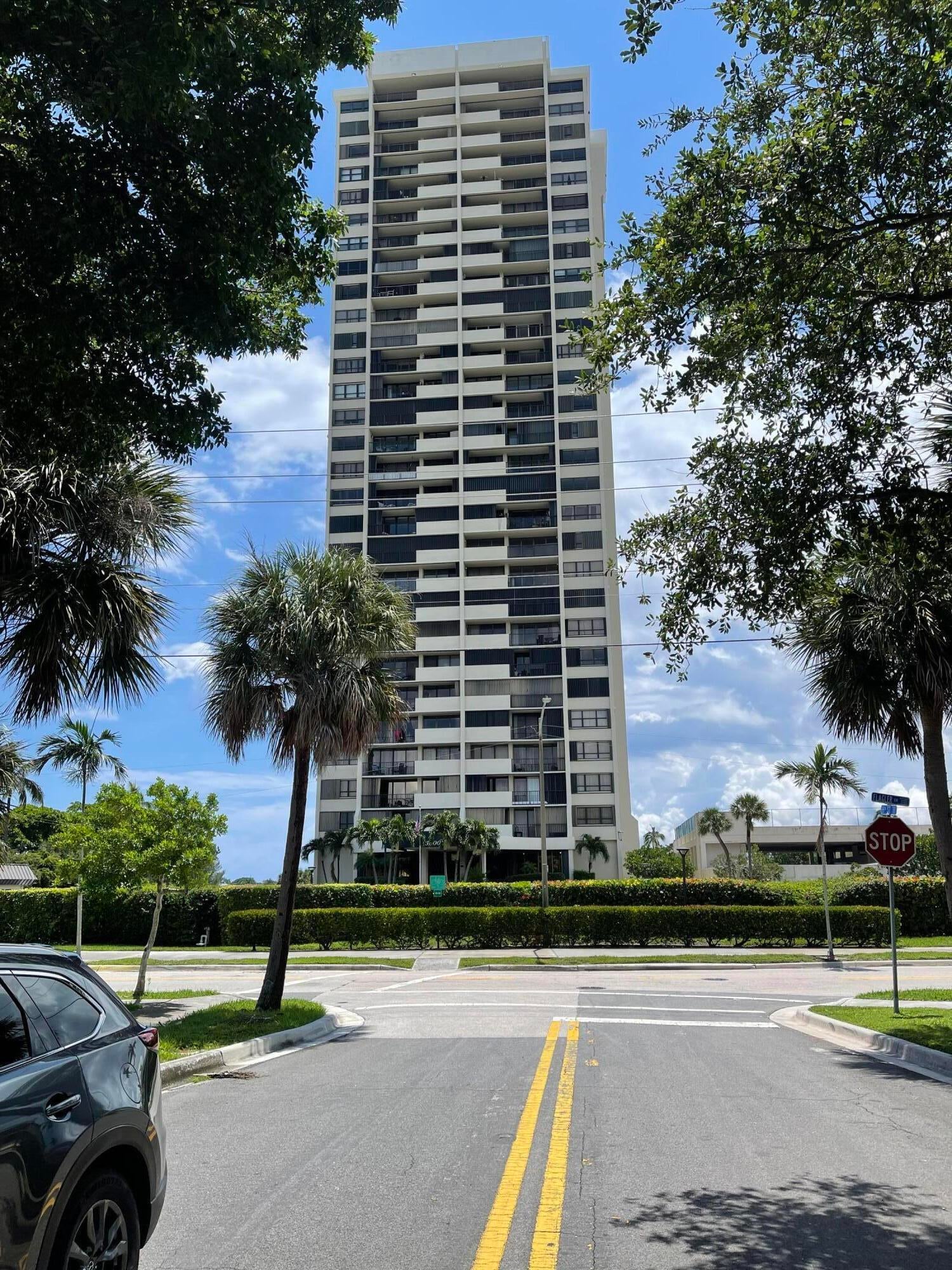 Unit 2803 photo 2