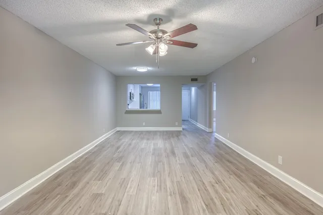  Unit 306 photo 5