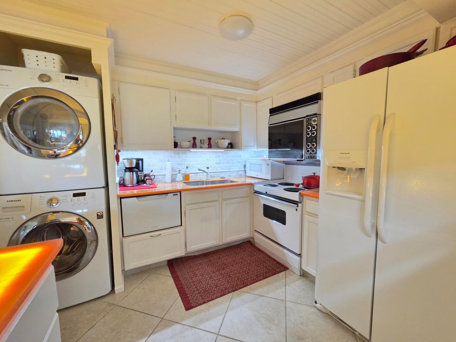Unit 205 photo 16