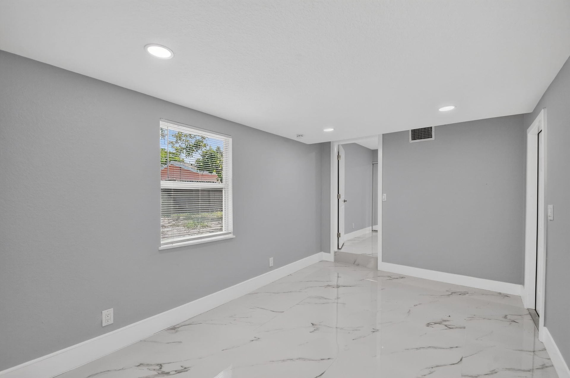  Residence photo 26