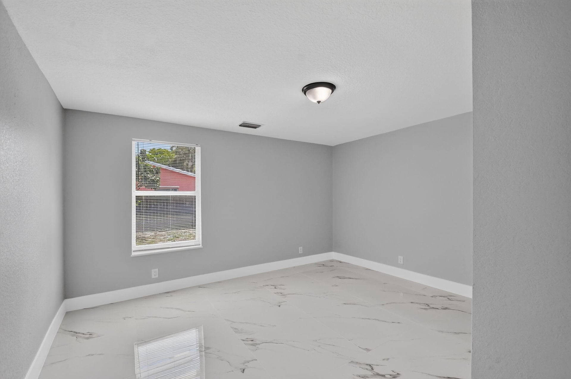  Residence photo 32